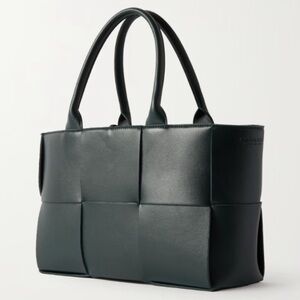 BOTTEGA VENETA INTRECCIATO ARCO TOTE SIZE MEDIUM,  EUC